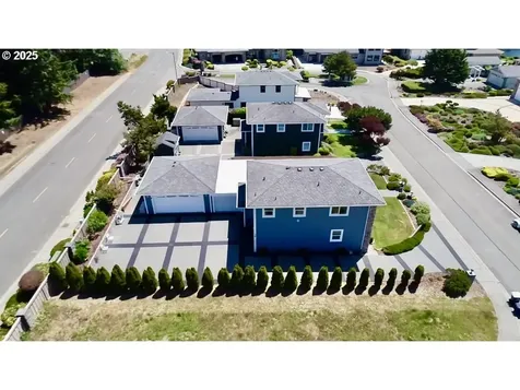842 Chetco Point Terrace Brookings OR 97415