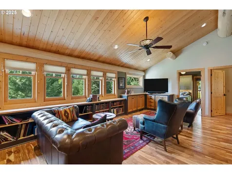 5885 Berry Road Mt Hood Prkdl OR 97041