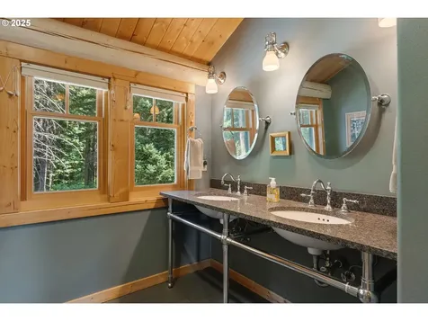 5885 Berry Road Mt Hood Prkdl OR 97041