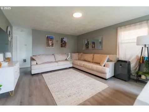 249 27th Avenue Longview WA 98632