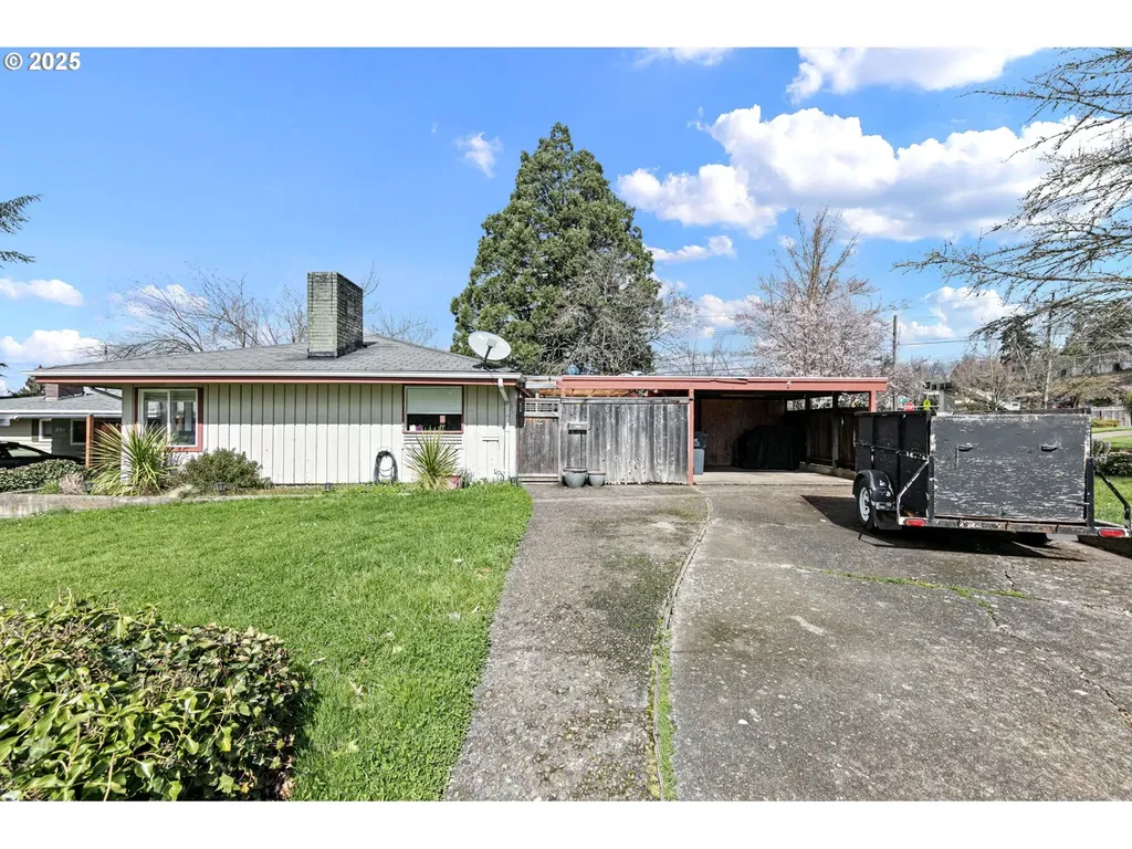 1085 Cannon Court Eugene OR 97405