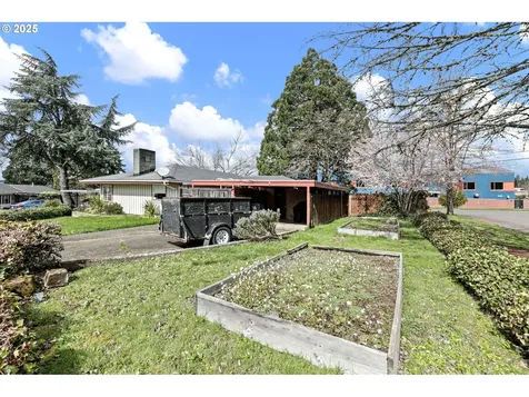 1085 Cannon Court Eugene OR 97405