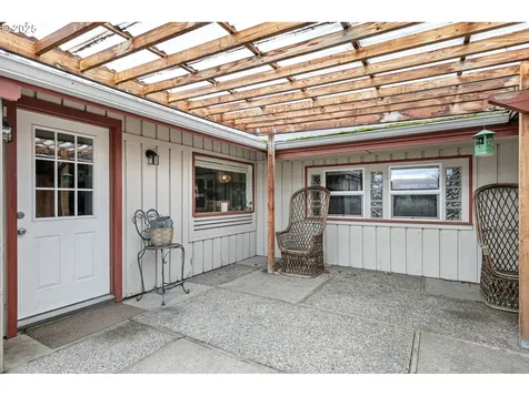 1085 Cannon Court Eugene OR 97405