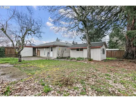 1085 Cannon Court Eugene OR 97405
