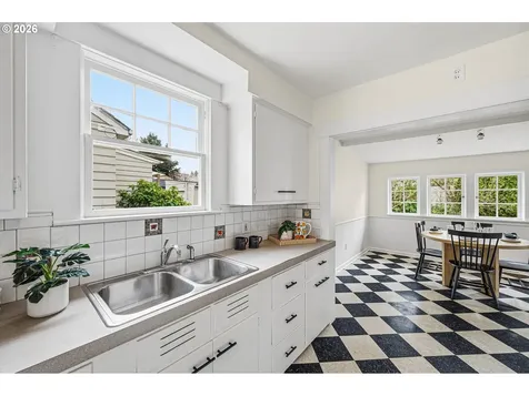 2801 NE 35th Place Portland OR 97212
