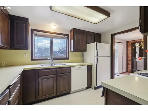 2135 SE Minter Bridge Road Hillsboro OR 97123