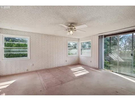2135 SE Minter Bridge Road Hillsboro OR 97123
