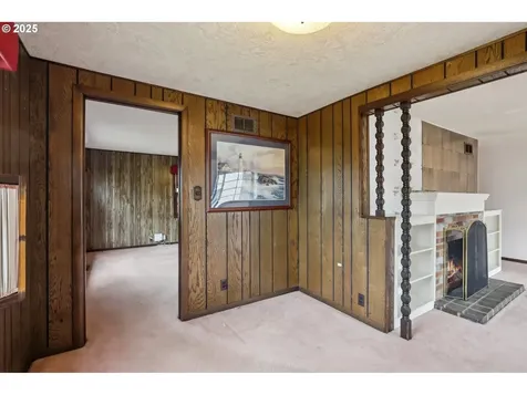 2135 SE Minter Bridge Road Hillsboro OR 97123
