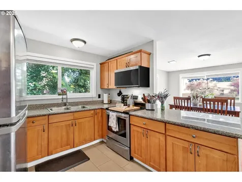 1609 SE 148th Avenue Portland OR 97233