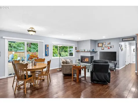 6825 SW Rollingwood Drive Beaverton OR 97008