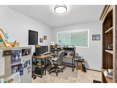 6825 SW Rollingwood Drive Beaverton OR 97008