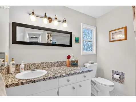 6825 SW Rollingwood Drive Beaverton OR 97008