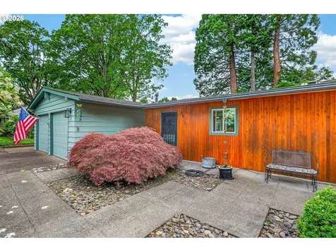 6825 SW Rollingwood Drive Beaverton OR 97008