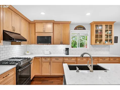 6825 SW Rollingwood Drive Beaverton OR 97008