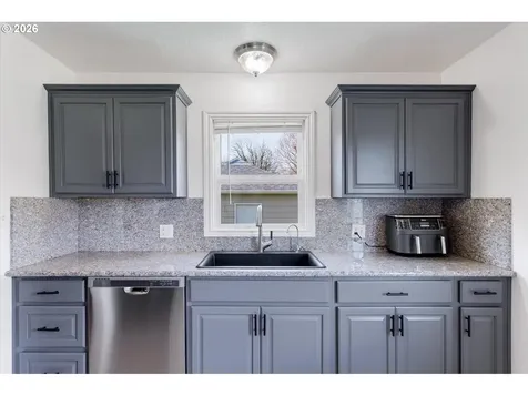 835 20th Avenue Longview WA 98632