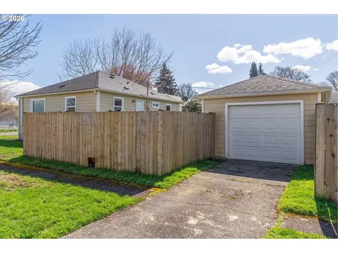 835 20th Avenue Longview WA 98632