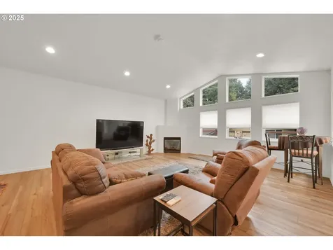 3825 Brighton Avenue Eugene OR 97405