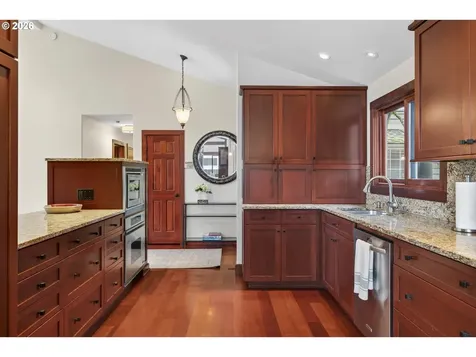 17907 Cardinal Drive Lake Oswego OR 97034