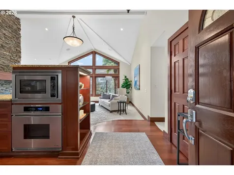 17907 Cardinal Drive Lake Oswego OR 97034