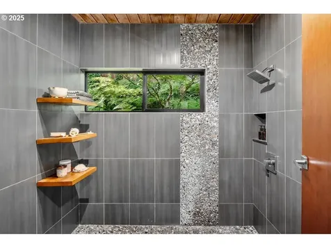 700 Pebble Beach Court Lake Oswego OR 97034