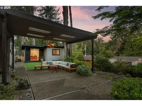 700 Pebble Beach Court Lake Oswego OR 97034