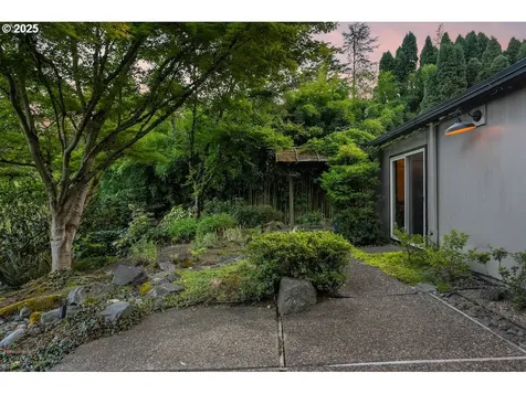 700 Pebble Beach Court Lake Oswego OR 97034