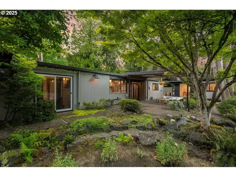 700 Pebble Beach Court Lake Oswego OR 97034