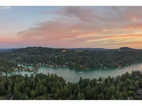 700 Pebble Beach Court Lake Oswego OR 97034