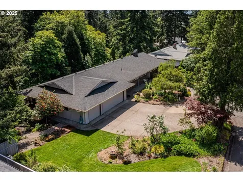 7580 Ridge Drive Gladstone OR 97027