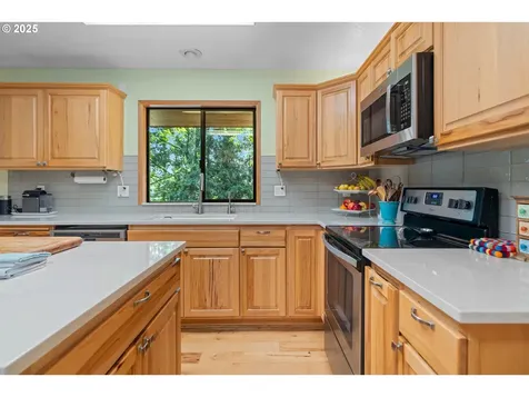 7580 Ridge Drive Gladstone OR 97027