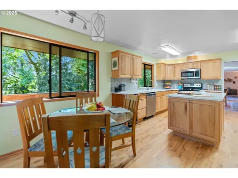 7580 Ridge Drive Gladstone OR 97027