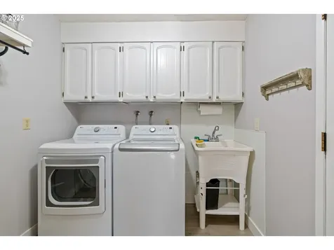 7580 Ridge Drive Gladstone OR 97027