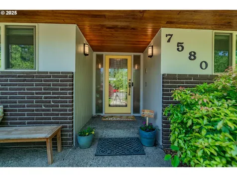 7580 Ridge Drive Gladstone OR 97027