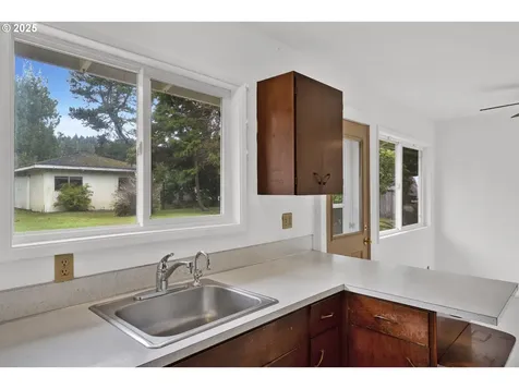 5546 S Shore Drive Florence OR 97439