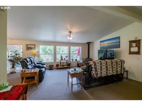 42927 Island Inn Drive Lebanon OR 97355