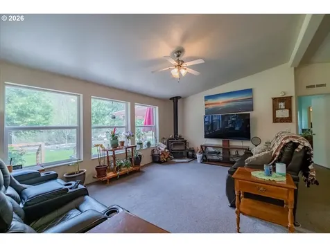 42927 Island Inn Drive Lebanon OR 97355