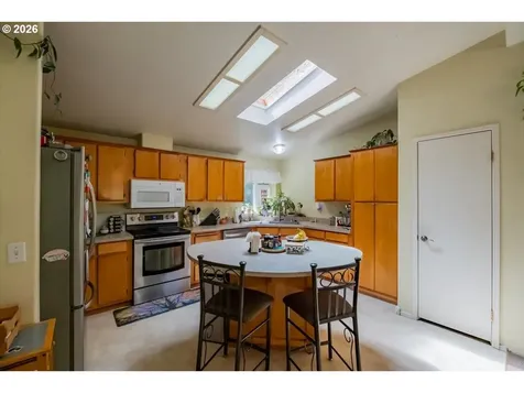 42927 Island Inn Drive Lebanon OR 97355