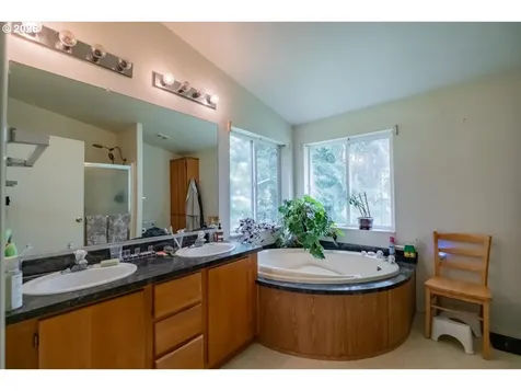 42927 Island Inn Drive Lebanon OR 97355