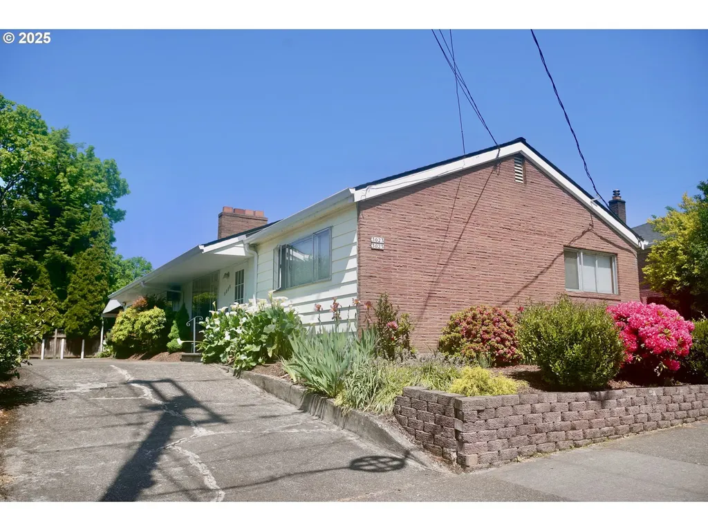 3023 SE Gladstone Street Portland OR 97202