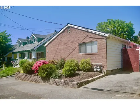 3023 SE Gladstone Street Portland OR 97202