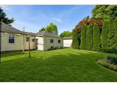 11625 NE Siskiyou Street Portland OR 97220