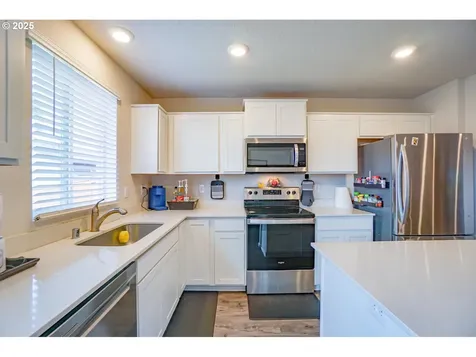 2804 N 3rd Way Ridgefield WA 98642