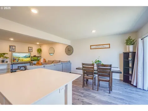 2804 N 3rd Way Ridgefield WA 98642
