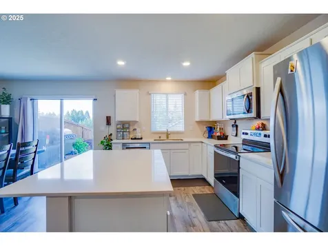 2804 N 3rd Way Ridgefield WA 98642