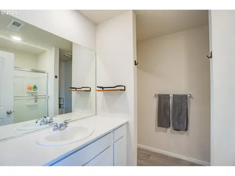 2804 N 3rd Way Ridgefield WA 98642