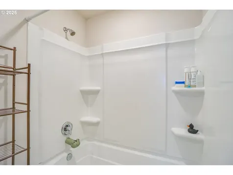 2804 N 3rd Way Ridgefield WA 98642