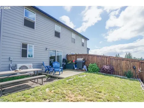 2804 N 3rd Way Ridgefield WA 98642