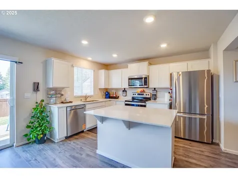 2804 N 3rd Way Ridgefield WA 98642