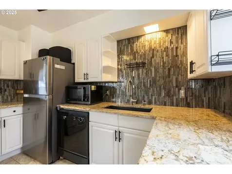 1215 NE 80th Avenue Portland OR 97213