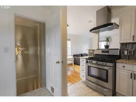 1215 NE 80th Avenue Portland OR 97213